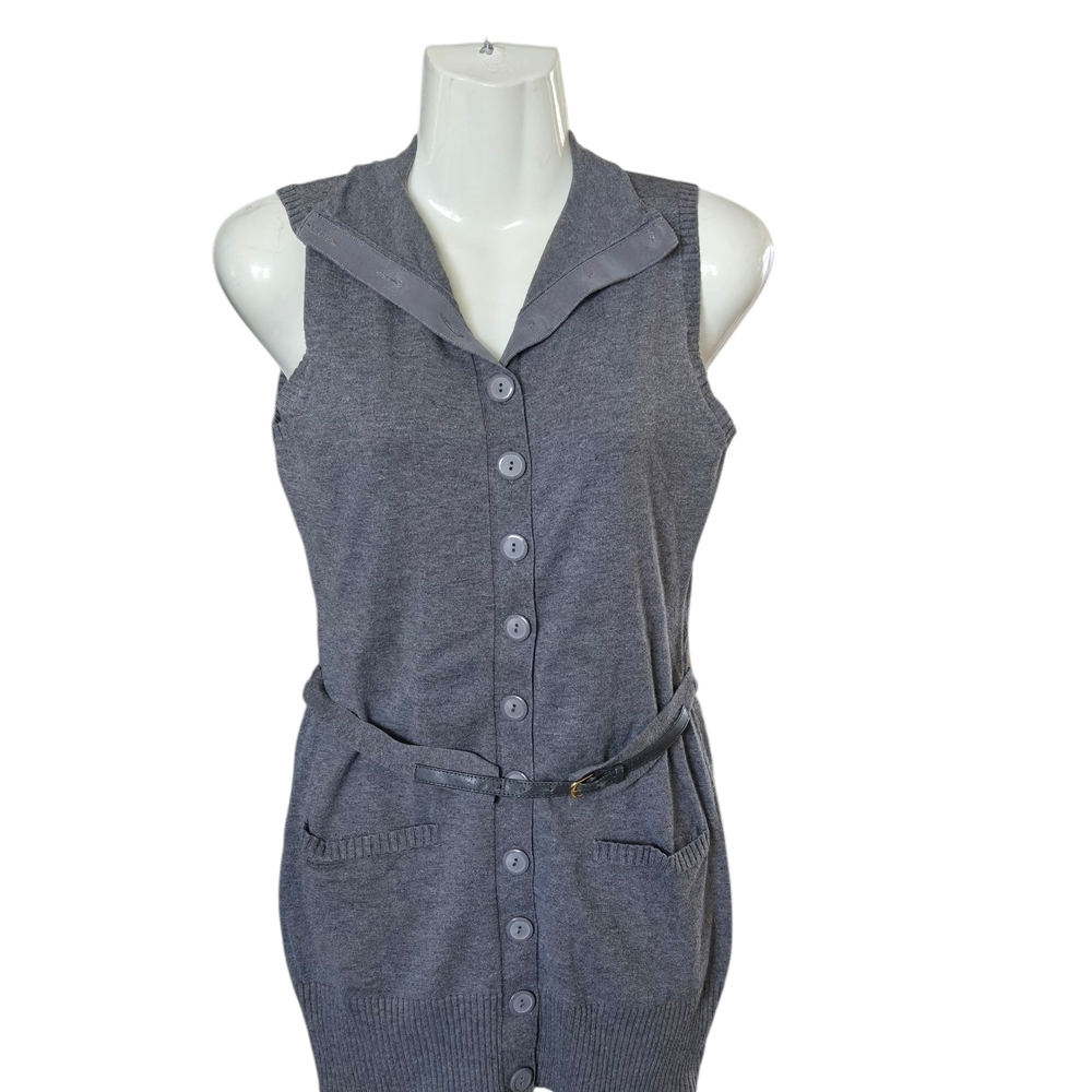 Guess‎ Gray Sleeveless Button-Up Top